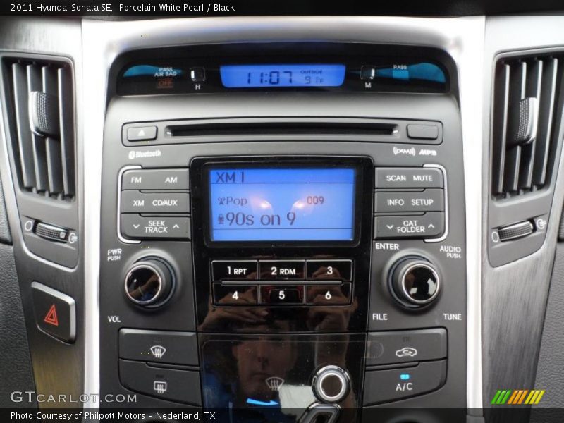 Porcelain White Pearl / Black 2011 Hyundai Sonata SE