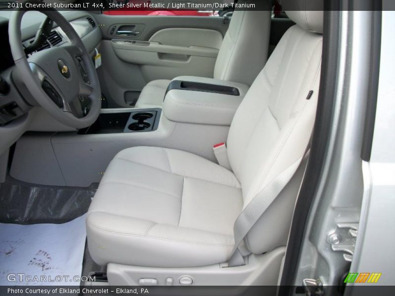 Sheer Silver Metallic / Light Titanium/Dark Titanium 2011 Chevrolet Suburban LT 4x4