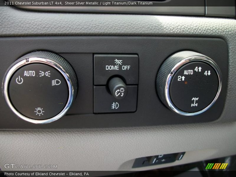 Sheer Silver Metallic / Light Titanium/Dark Titanium 2011 Chevrolet Suburban LT 4x4