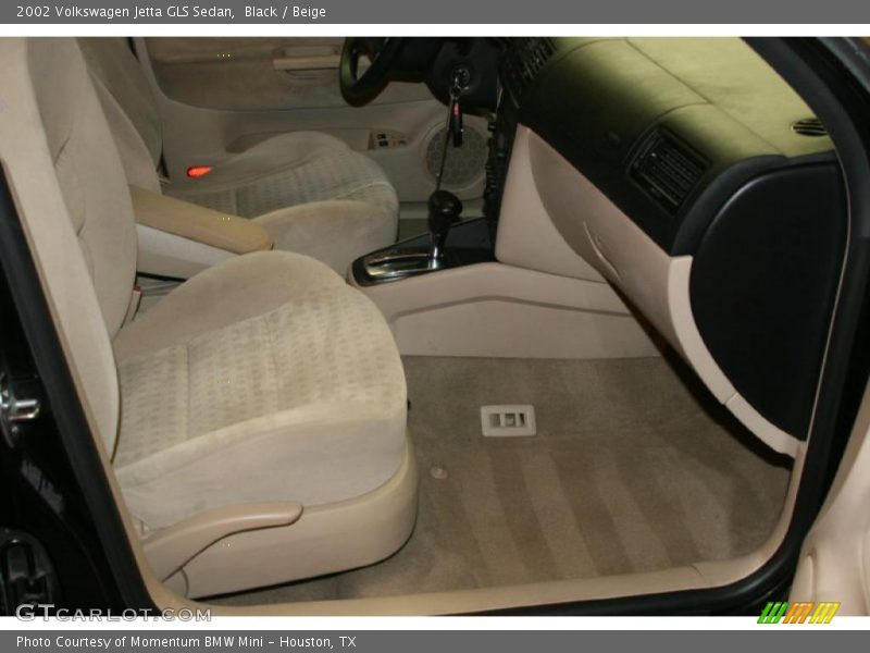 Black / Beige 2002 Volkswagen Jetta GLS Sedan