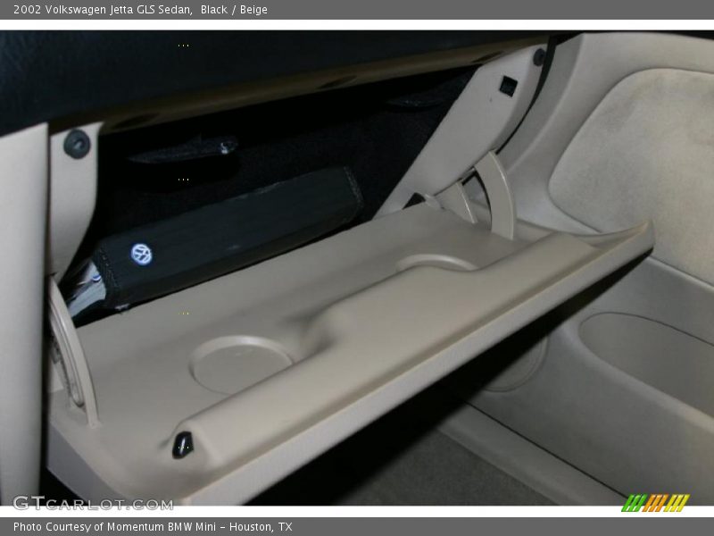 Black / Beige 2002 Volkswagen Jetta GLS Sedan