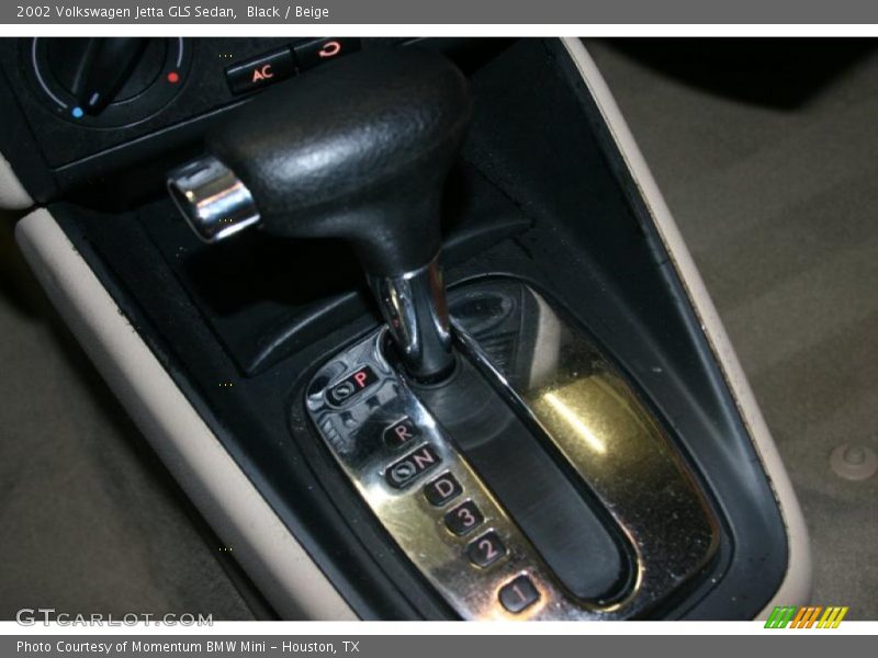 Black / Beige 2002 Volkswagen Jetta GLS Sedan