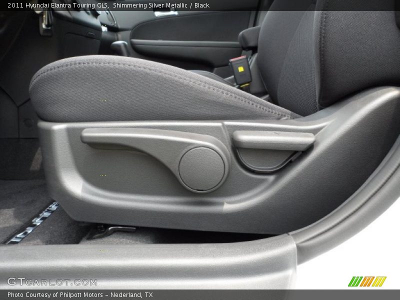 Controls of 2011 Elantra Touring GLS