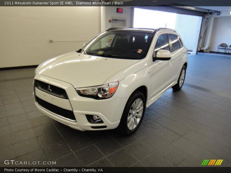 Front 3/4 View of 2011 Outlander Sport SE 4WD