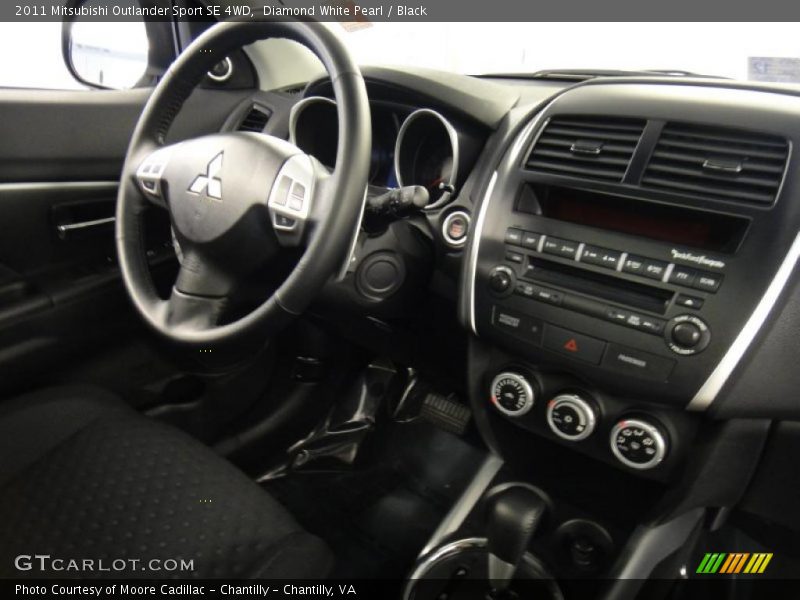 Diamond White Pearl / Black 2011 Mitsubishi Outlander Sport SE 4WD