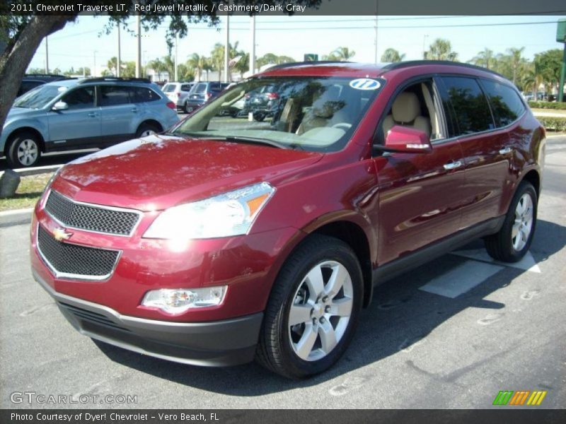 Front 3/4 View of 2011 Traverse LT