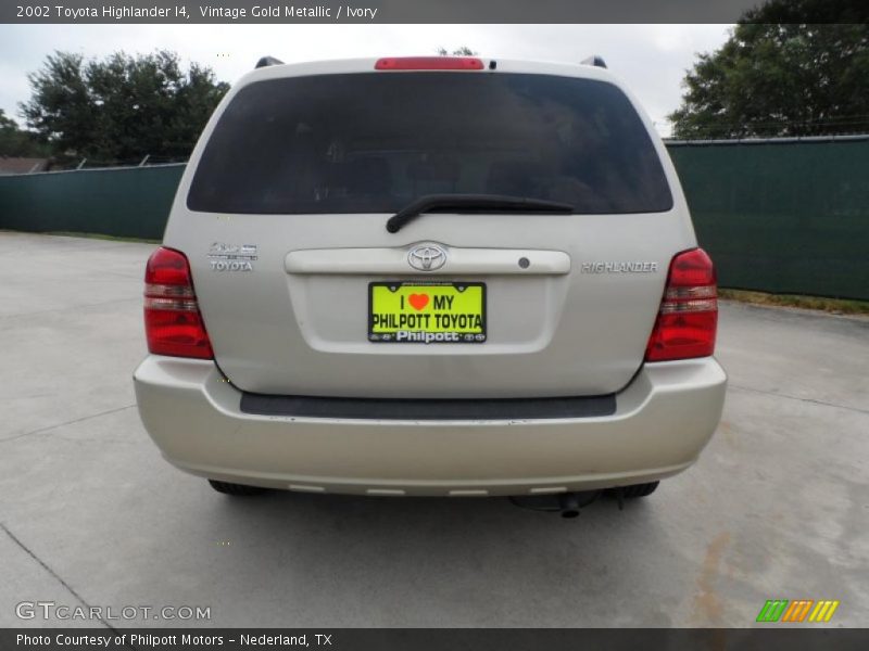 Vintage Gold Metallic / Ivory 2002 Toyota Highlander I4