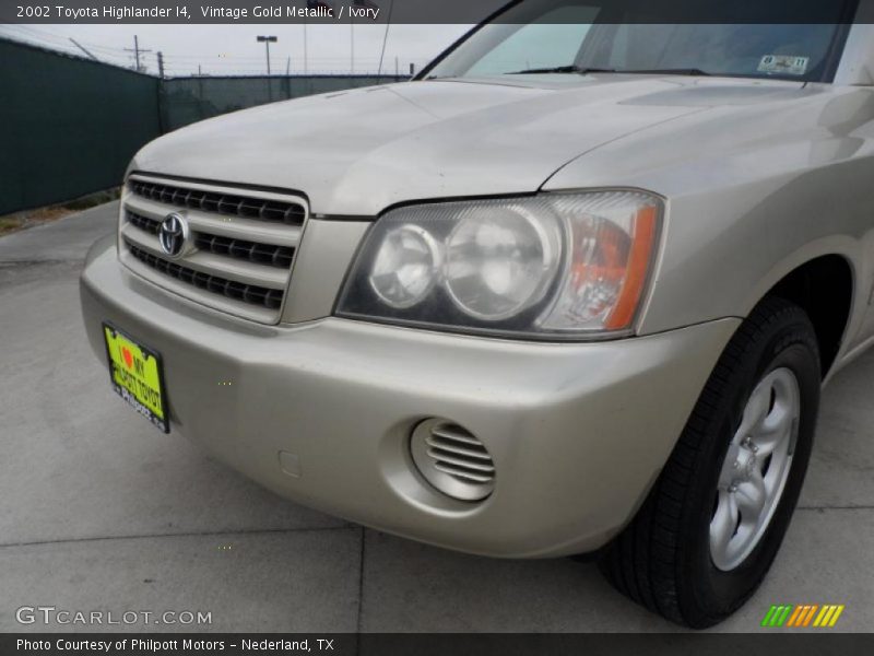 Vintage Gold Metallic / Ivory 2002 Toyota Highlander I4