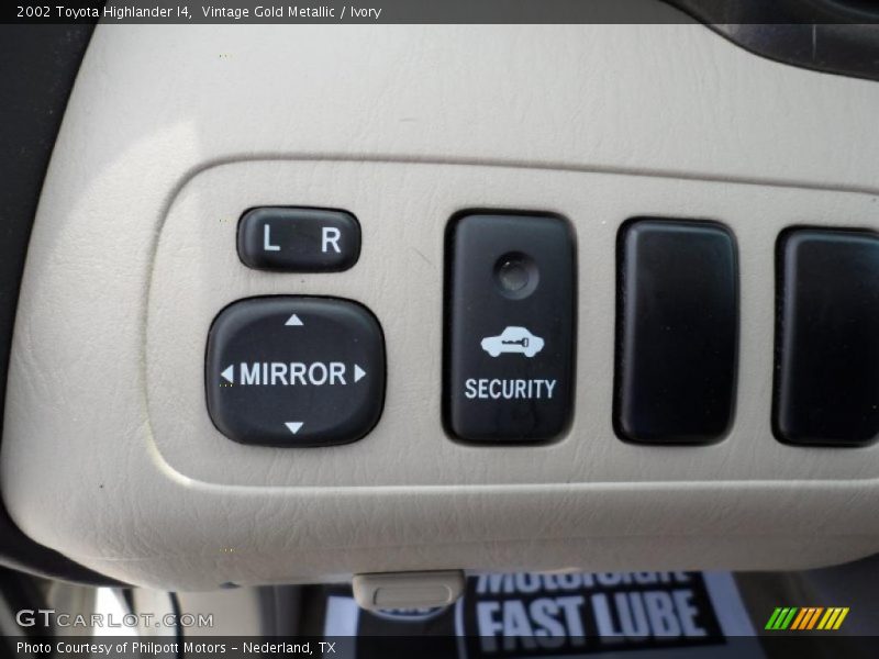 Vintage Gold Metallic / Ivory 2002 Toyota Highlander I4
