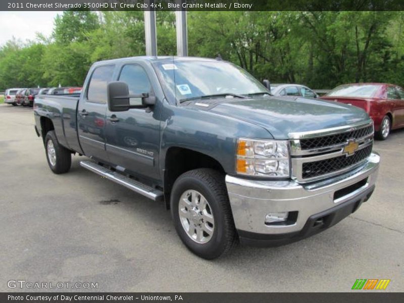 Front 3/4 View of 2011 Silverado 3500HD LT Crew Cab 4x4