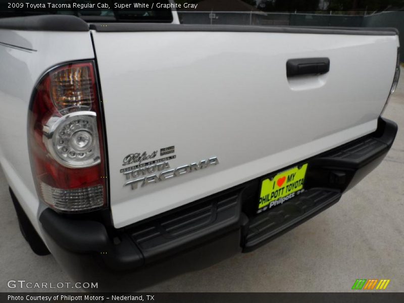 Super White / Graphite Gray 2009 Toyota Tacoma Regular Cab