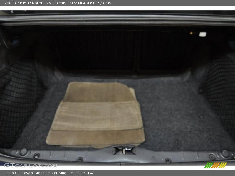 Dark Blue Metallic / Gray 2005 Chevrolet Malibu LS V6 Sedan