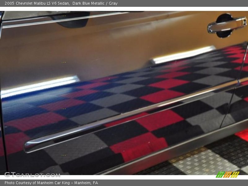 Dark Blue Metallic / Gray 2005 Chevrolet Malibu LS V6 Sedan
