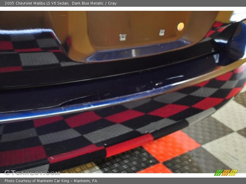 Dark Blue Metallic / Gray 2005 Chevrolet Malibu LS V6 Sedan