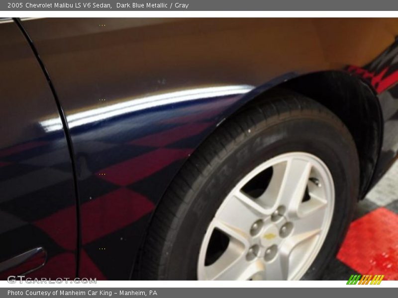 Dark Blue Metallic / Gray 2005 Chevrolet Malibu LS V6 Sedan