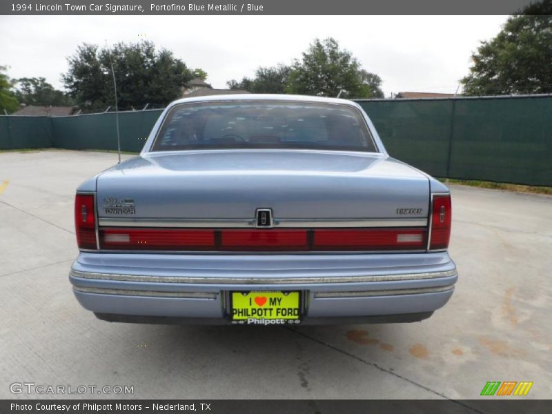 Portofino Blue Metallic / Blue 1994 Lincoln Town Car Signature