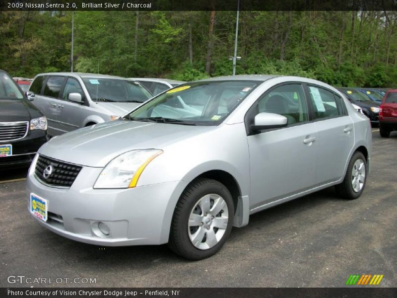 Brilliant Silver / Charcoal 2009 Nissan Sentra 2.0