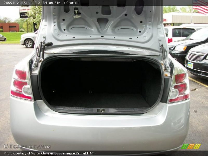 Brilliant Silver / Charcoal 2009 Nissan Sentra 2.0