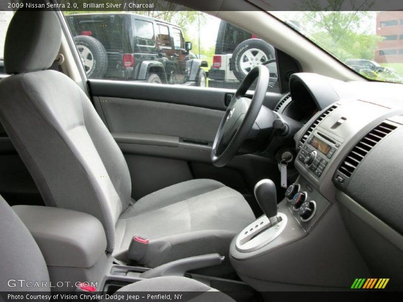 Brilliant Silver / Charcoal 2009 Nissan Sentra 2.0