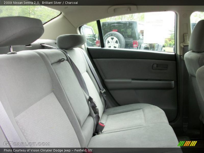 Brilliant Silver / Charcoal 2009 Nissan Sentra 2.0