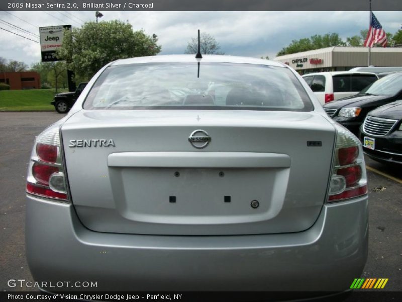 Brilliant Silver / Charcoal 2009 Nissan Sentra 2.0