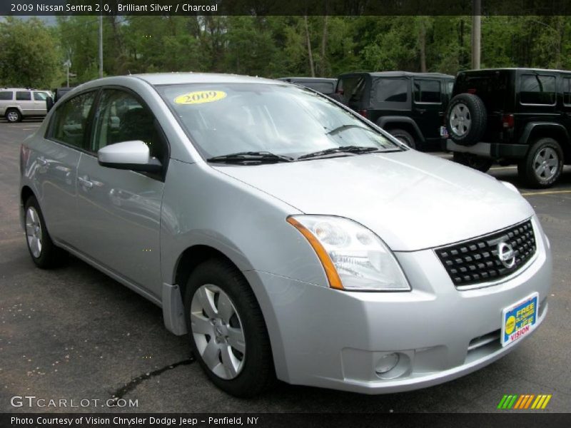 Brilliant Silver / Charcoal 2009 Nissan Sentra 2.0