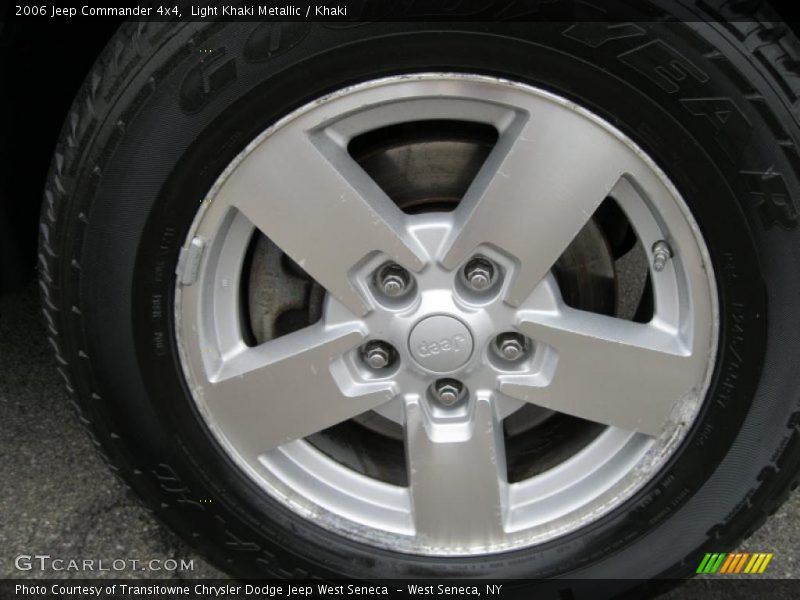 Light Khaki Metallic / Khaki 2006 Jeep Commander 4x4