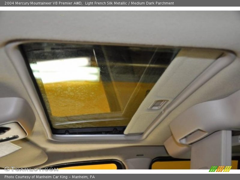 Light French Silk Metallic / Medium Dark Parchment 2004 Mercury Mountaineer V8 Premier AWD