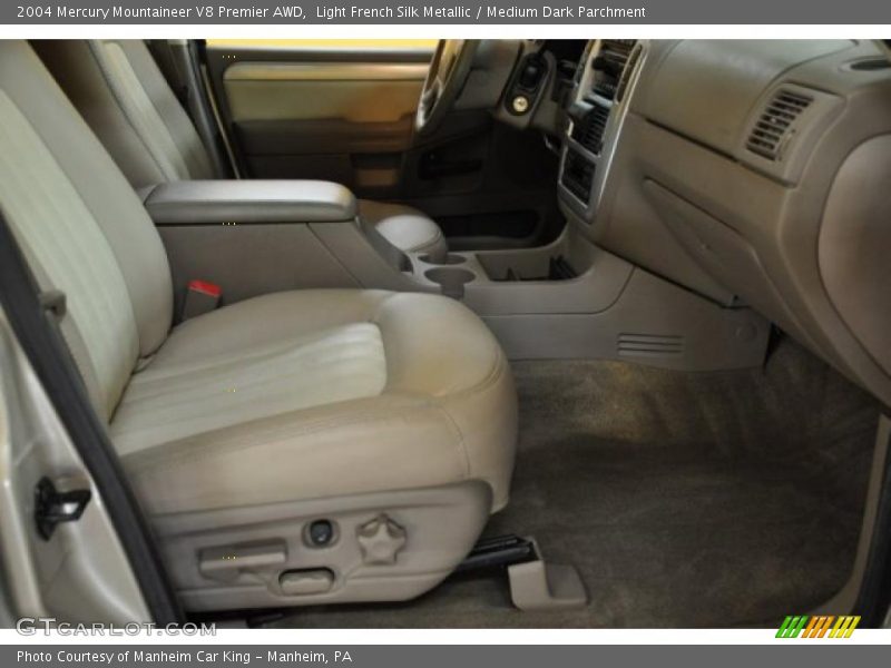 Light French Silk Metallic / Medium Dark Parchment 2004 Mercury Mountaineer V8 Premier AWD