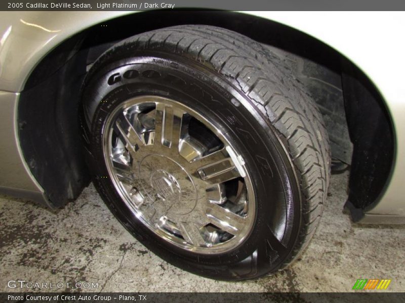 Light Platinum / Dark Gray 2005 Cadillac DeVille Sedan