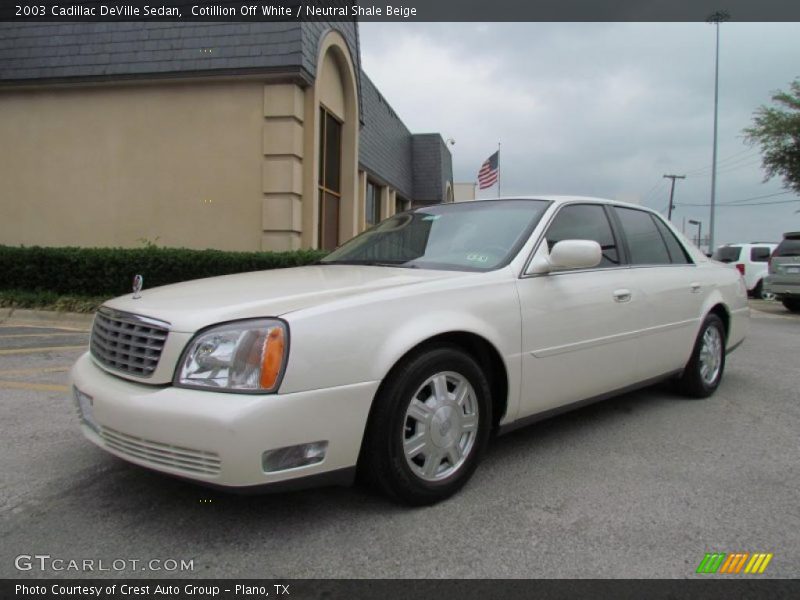 Cotillion Off White / Neutral Shale Beige 2003 Cadillac DeVille Sedan