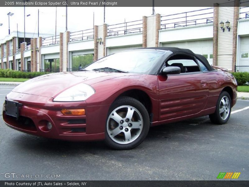 Front 3/4 View of 2005 Eclipse Spyder GS