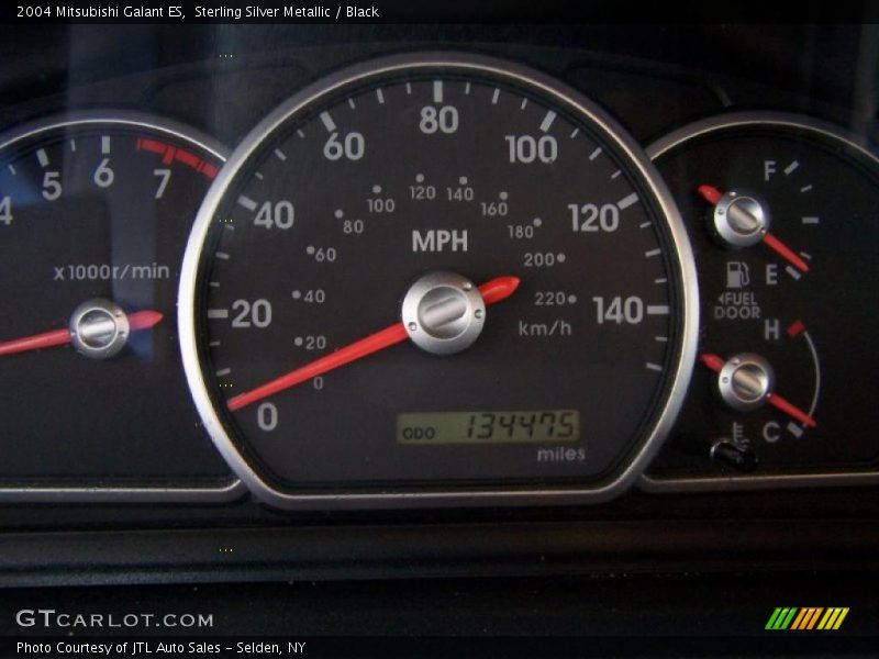 Sterling Silver Metallic / Black 2004 Mitsubishi Galant ES