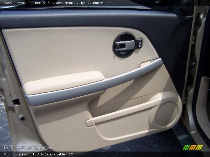 Sandstone Metallic / Light Cashmere 2005 Chevrolet Equinox LS