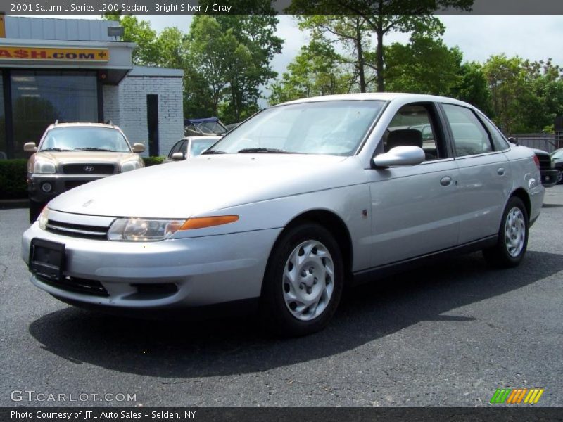 Bright Silver / Gray 2001 Saturn L Series L200 Sedan