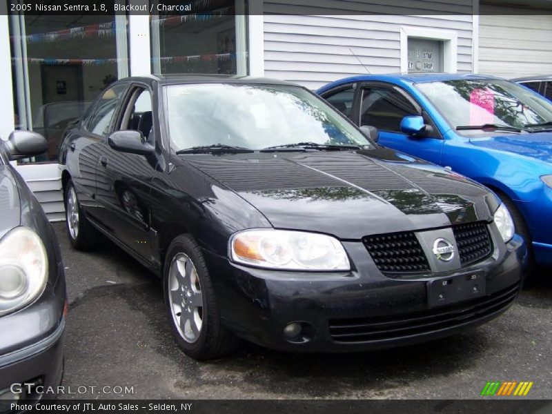 Blackout / Charcoal 2005 Nissan Sentra 1.8
