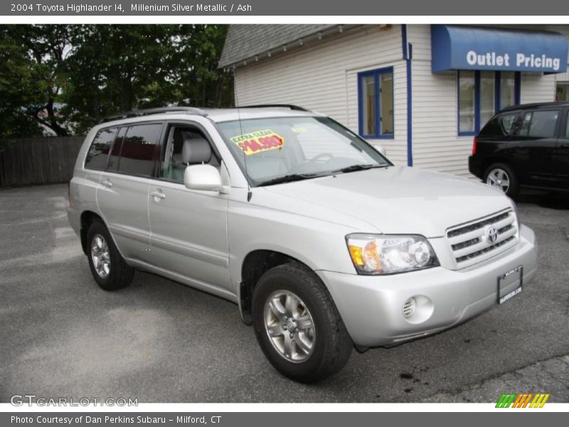 Millenium Silver Metallic / Ash 2004 Toyota Highlander I4