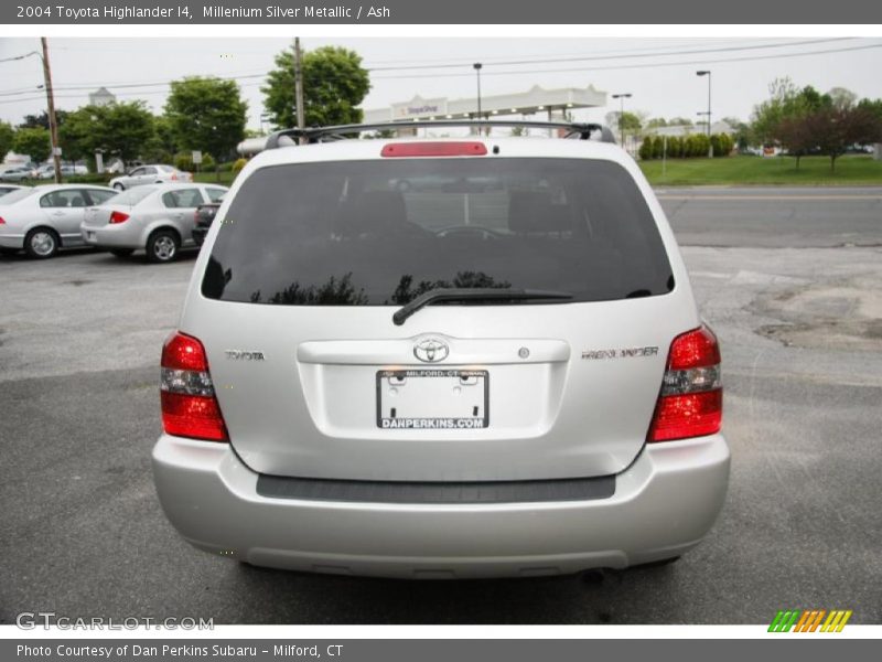 Millenium Silver Metallic / Ash 2004 Toyota Highlander I4