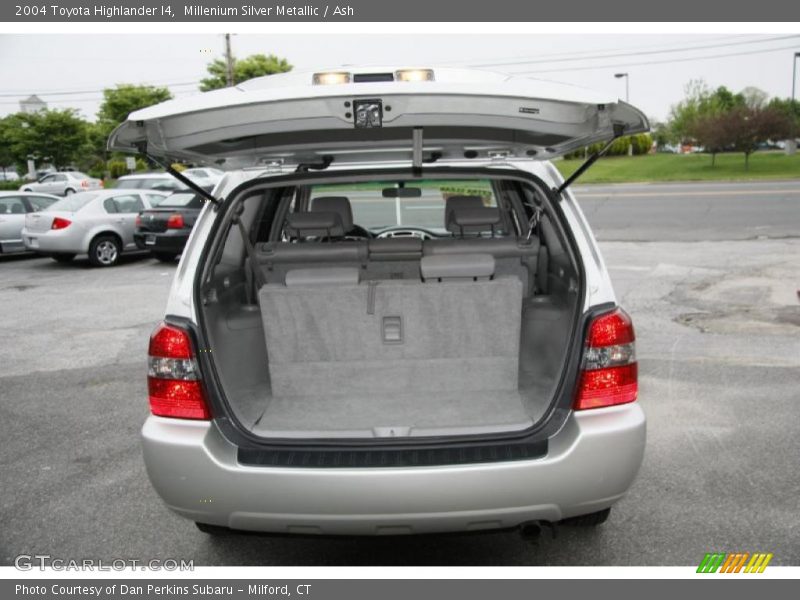 Millenium Silver Metallic / Ash 2004 Toyota Highlander I4