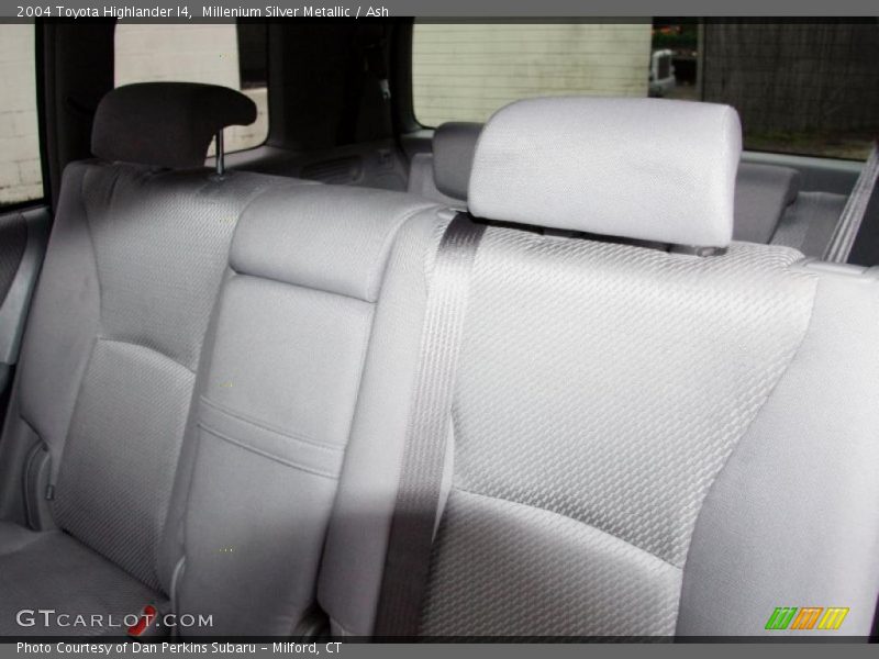 Millenium Silver Metallic / Ash 2004 Toyota Highlander I4