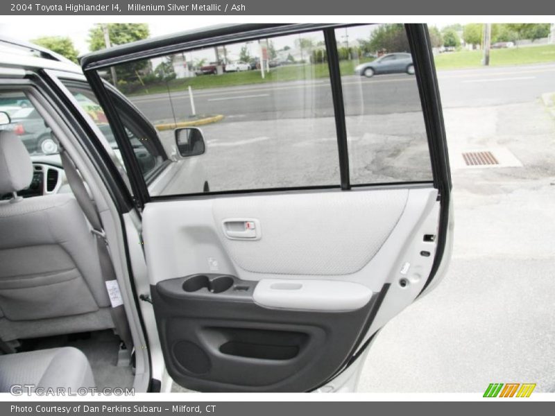 Millenium Silver Metallic / Ash 2004 Toyota Highlander I4