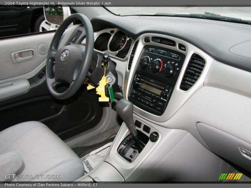 Millenium Silver Metallic / Ash 2004 Toyota Highlander I4