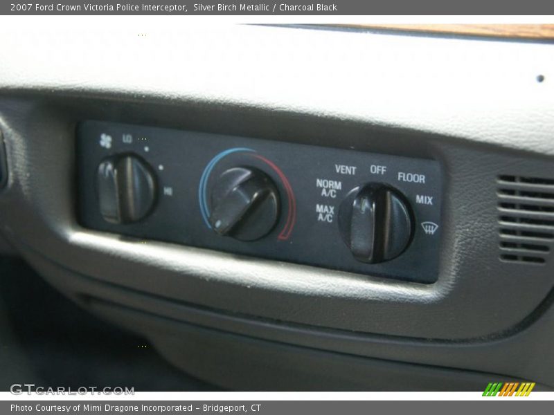 Controls of 2007 Crown Victoria Police Interceptor