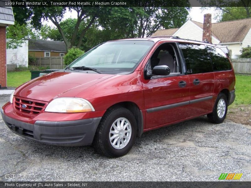 Front 3/4 View of 1999 Windstar LX