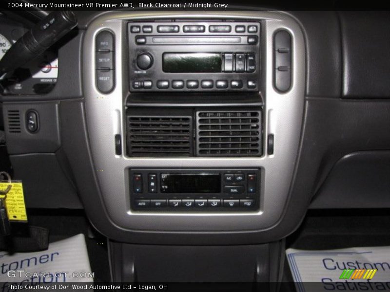 Black Clearcoat / Midnight Grey 2004 Mercury Mountaineer V8 Premier AWD