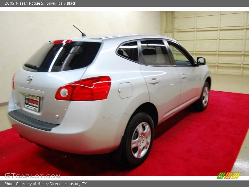Silver Ice / Black 2009 Nissan Rogue S