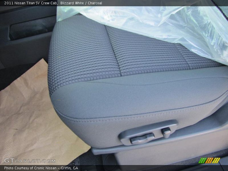 Blizzard White / Charcoal 2011 Nissan Titan SV Crew Cab