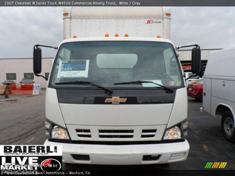 White / Gray 2007 Chevrolet W Series Truck W4500 Commercial Moving Truck
