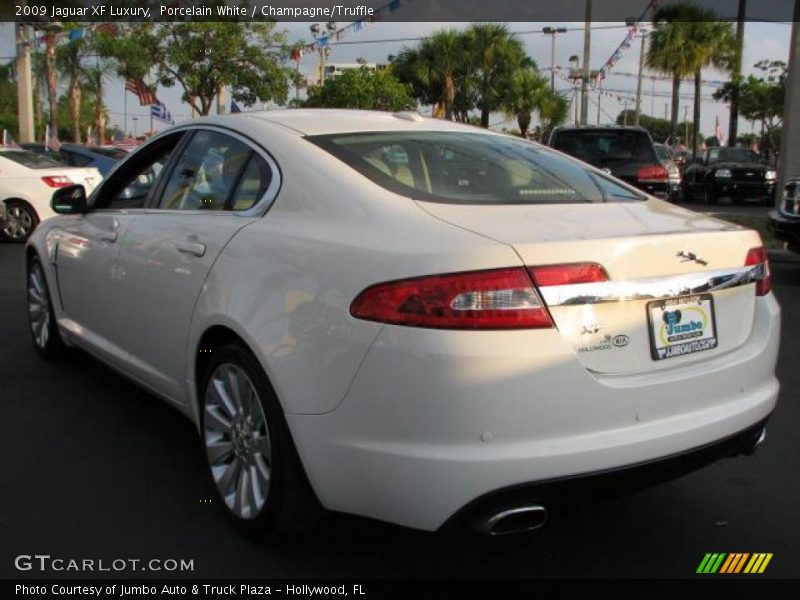 Porcelain White / Champagne/Truffle 2009 Jaguar XF Luxury