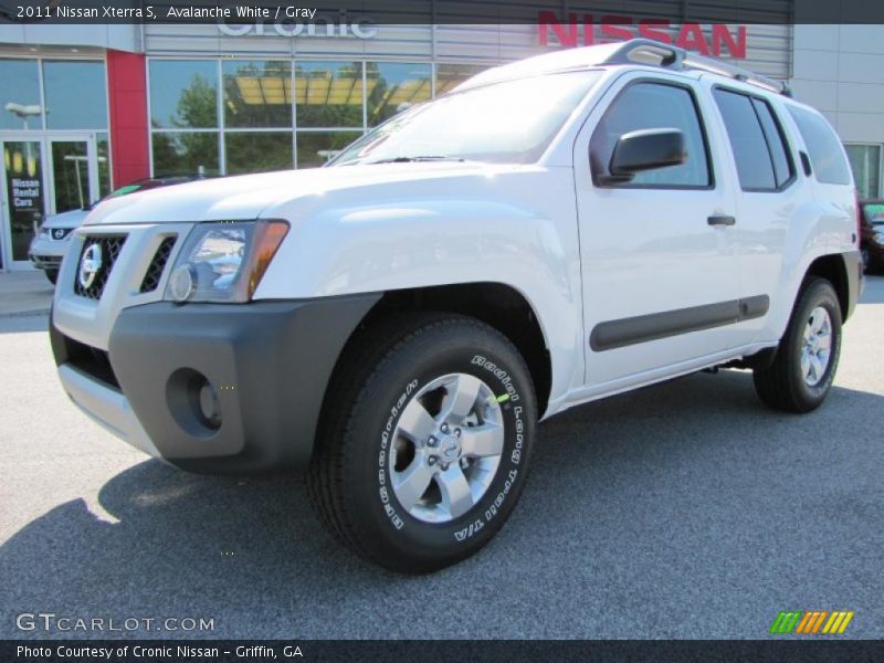 Avalanche White / Gray 2011 Nissan Xterra S